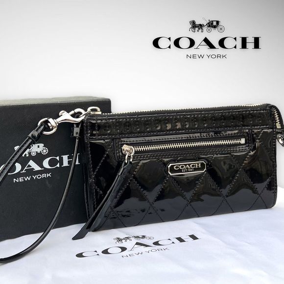 Coach Handbags - Coach Quilted Black Patent Leather Wristlet Wallet Clutch Purse Bag Silver